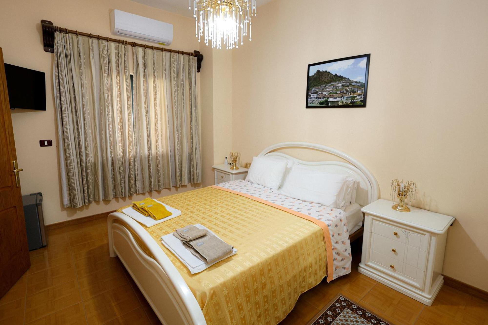 Bed and Breakfast Casa La Pieve à Berat Extérieur photo