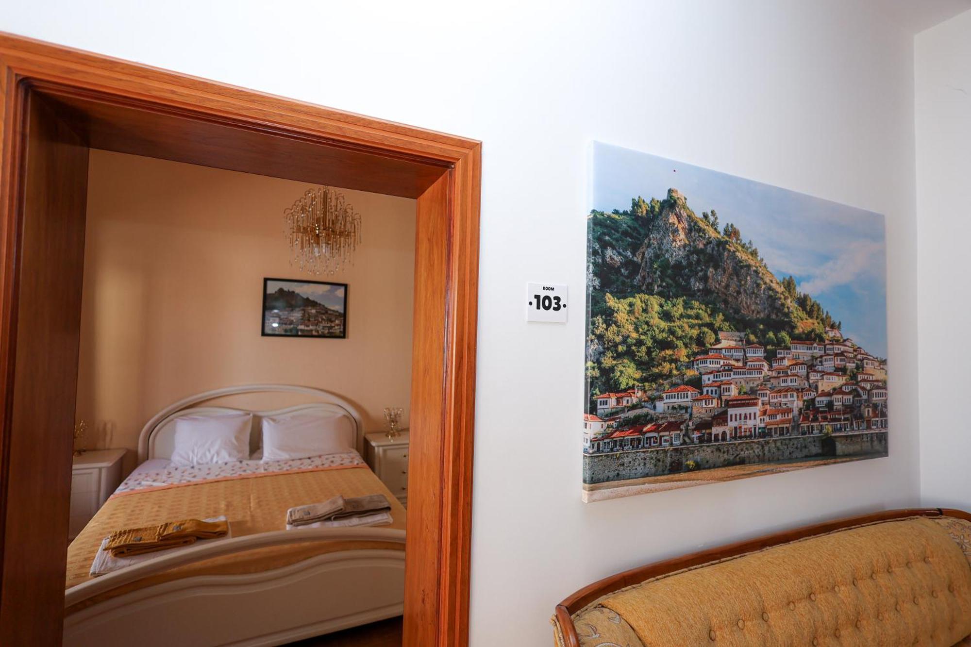 Bed and Breakfast Casa La Pieve à Berat Extérieur photo