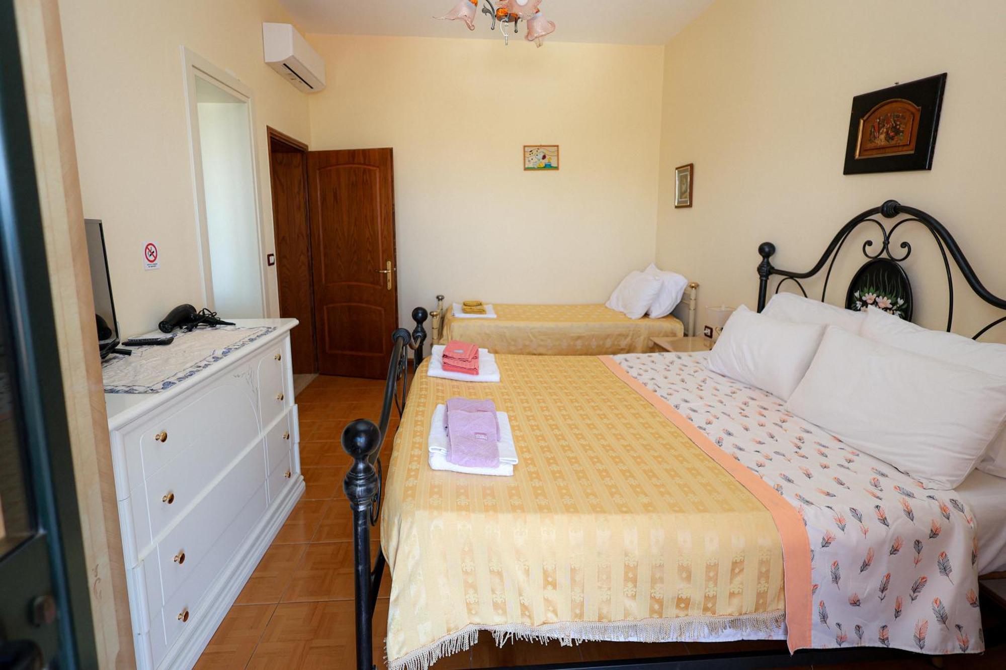 Bed and Breakfast Casa La Pieve à Berat Extérieur photo
