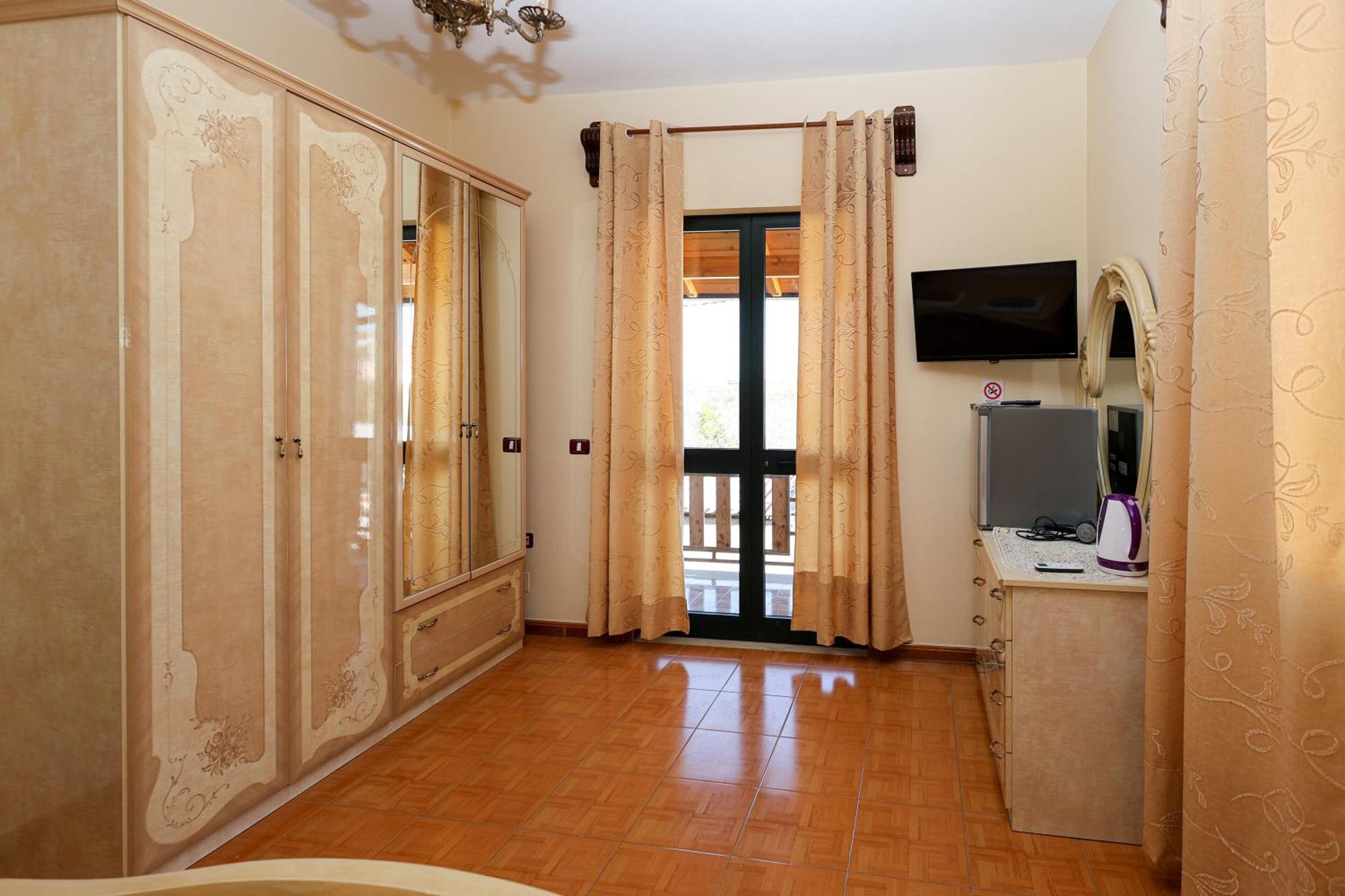 Bed and Breakfast Casa La Pieve à Berat Extérieur photo