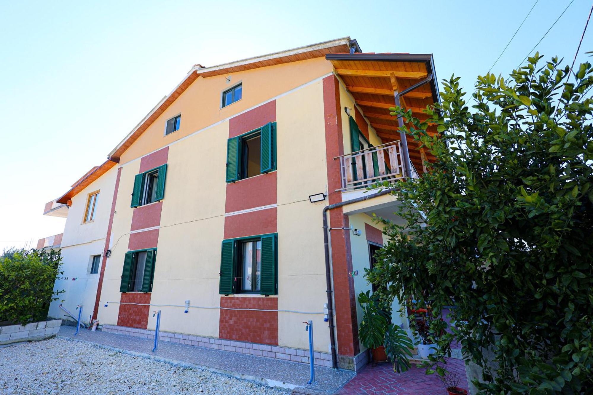 Bed and Breakfast Casa La Pieve à Berat Extérieur photo