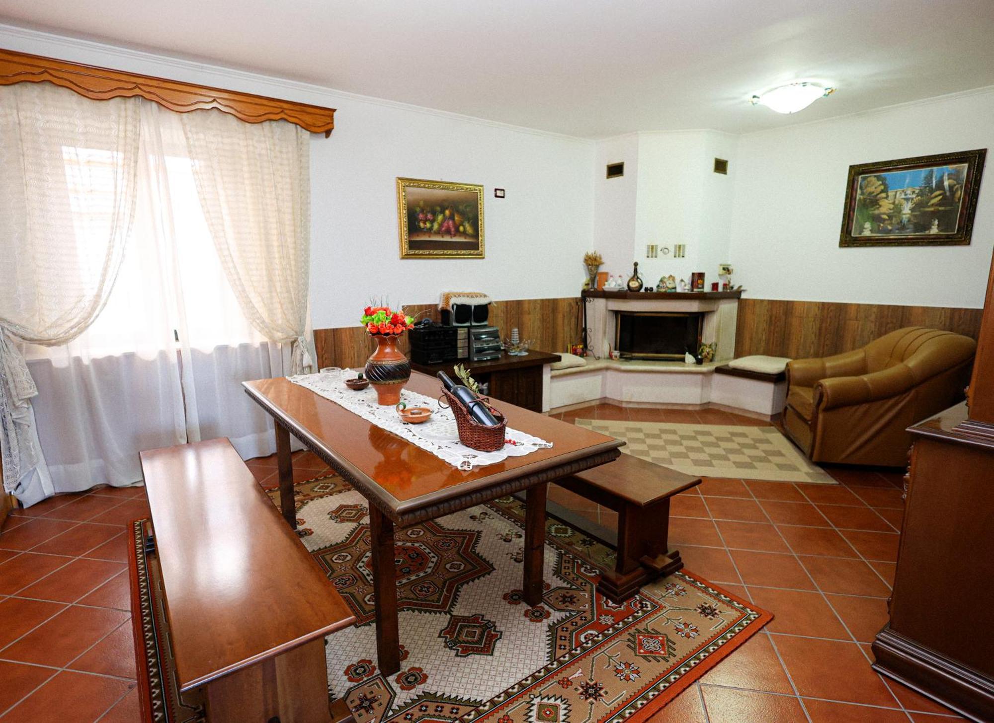 Bed and Breakfast Casa La Pieve à Berat Extérieur photo